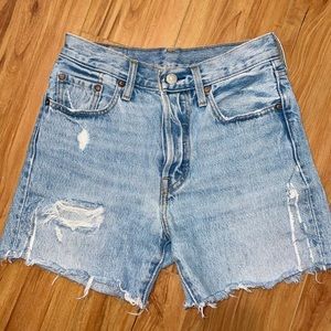 ✨501 S Levi Denim Shorts✨